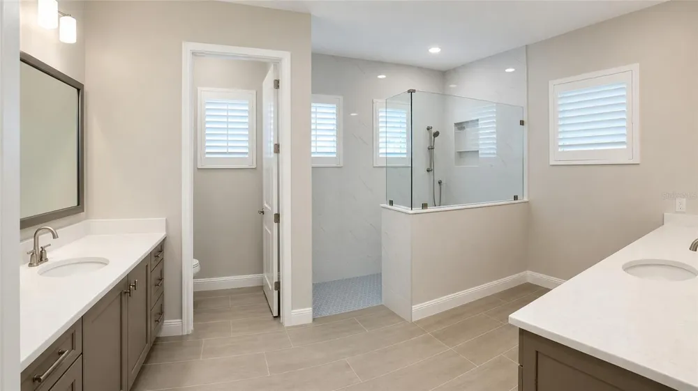 812 BLUE SHELL LOOP Sarasota, FL 34240