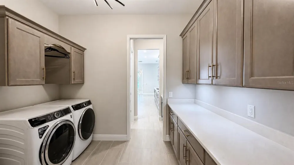 812 BLUE SHELL LOOP Sarasota, FL 34240