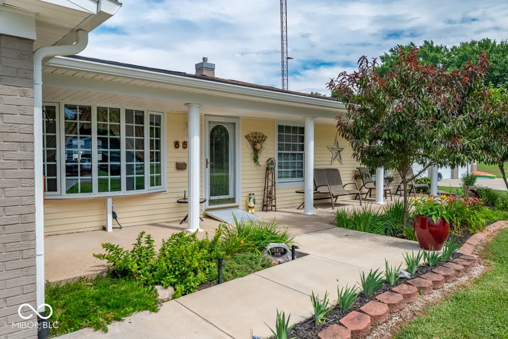 658 S Fulton Street Clinton, IN 47842
