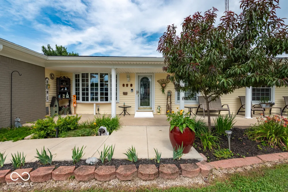 658 S Fulton Street Clinton, IN 47842