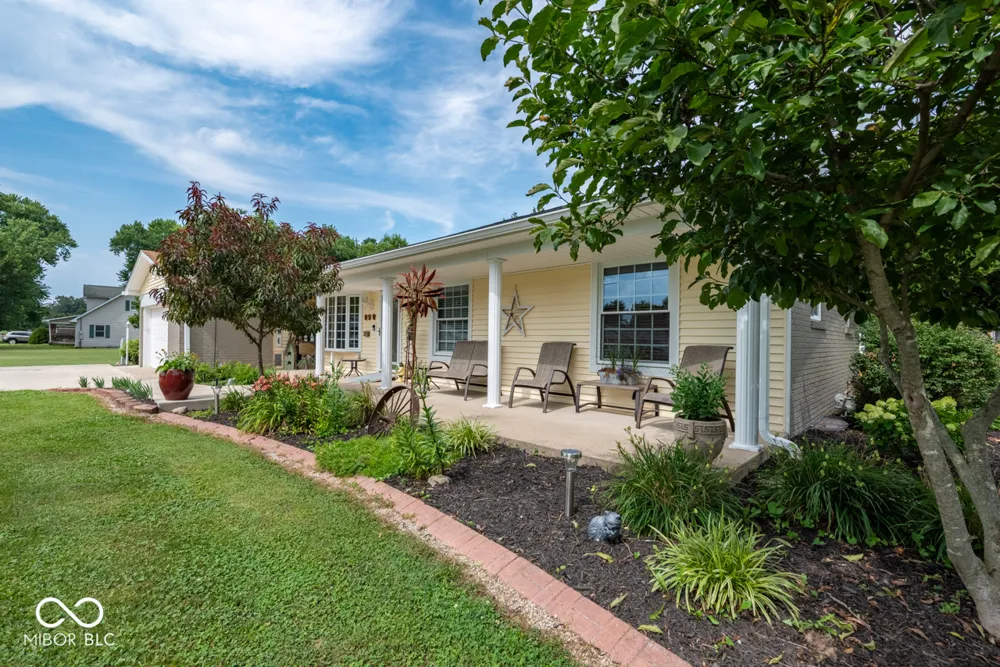 658 S Fulton Street Clinton, IN 47842