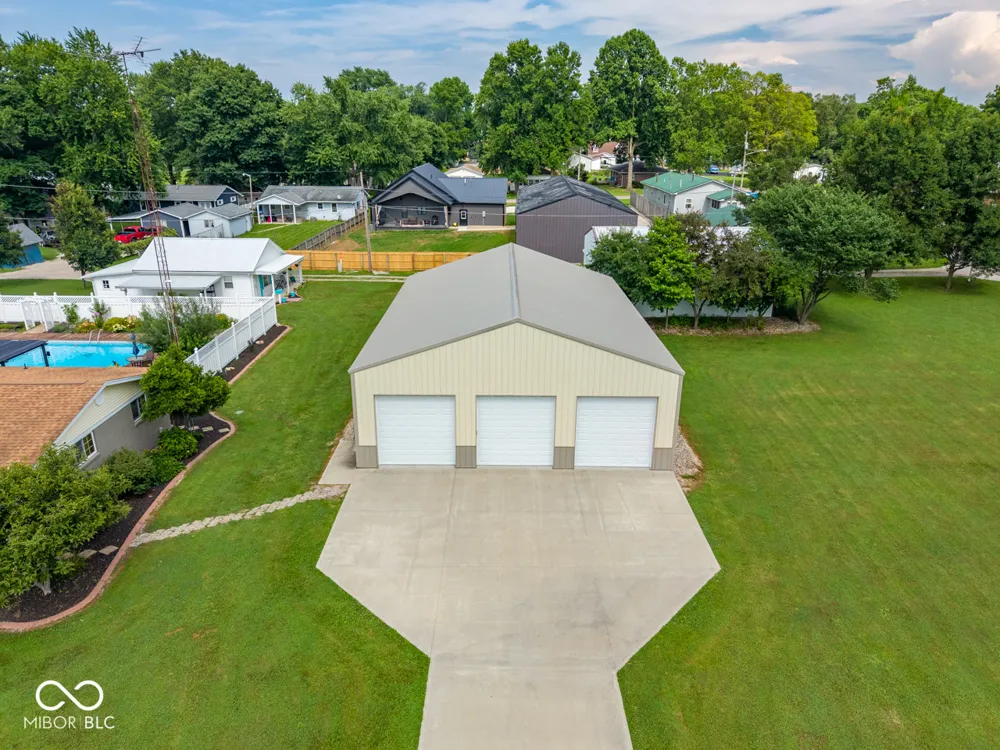 658 S Fulton Street Clinton, IN 47842
