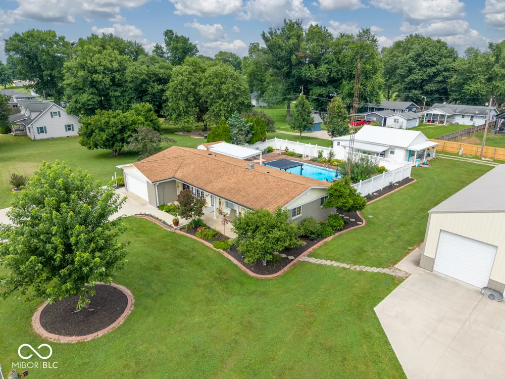 658 S Fulton Street Clinton, IN 47842