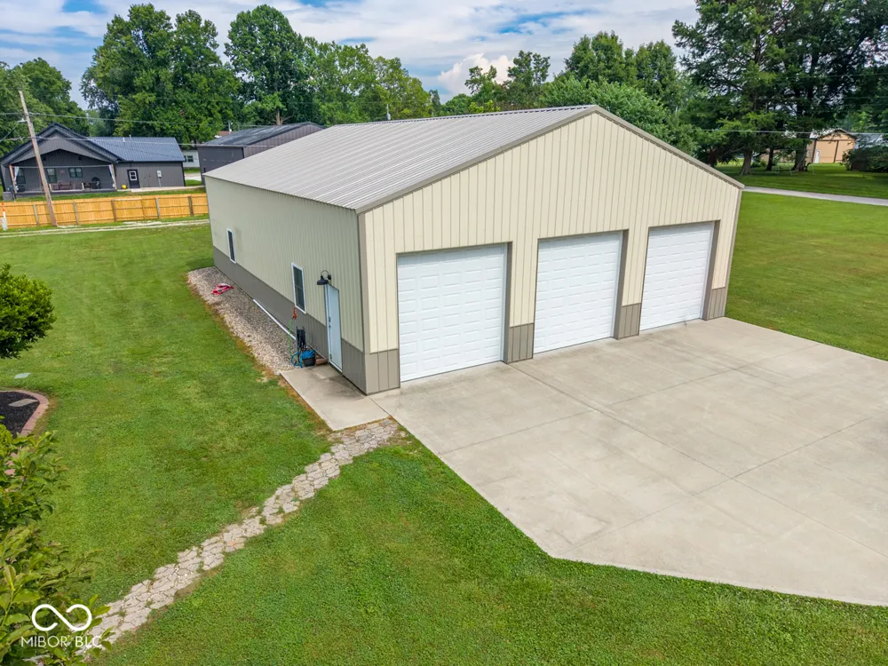 658 S Fulton Street Clinton, IN 47842