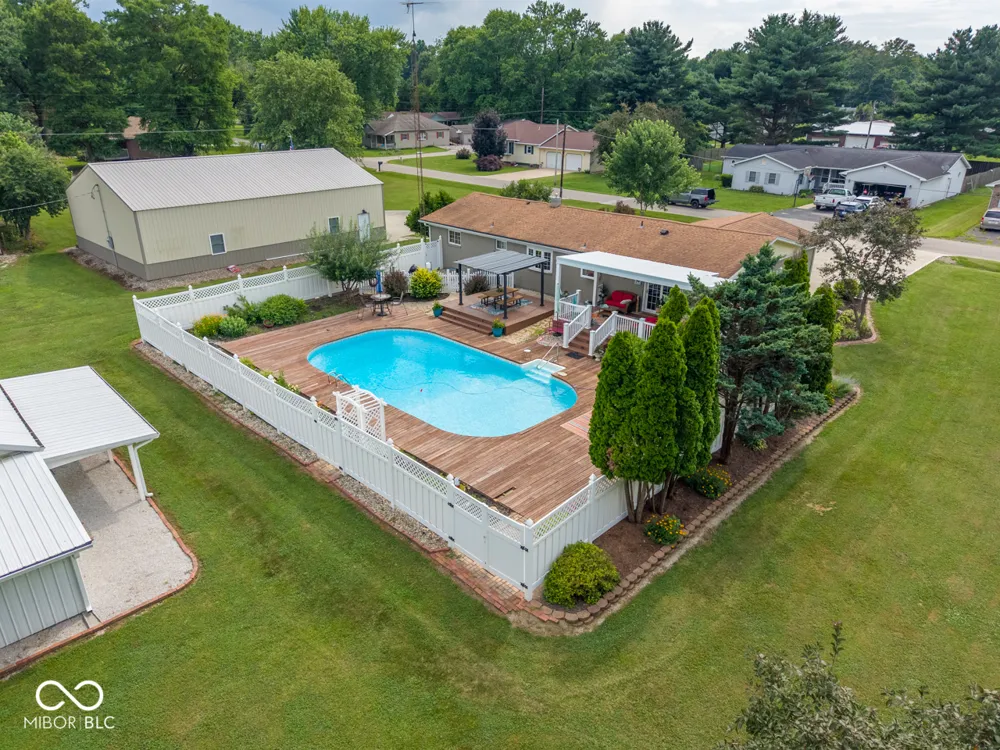 658 S Fulton Street Clinton, IN 47842