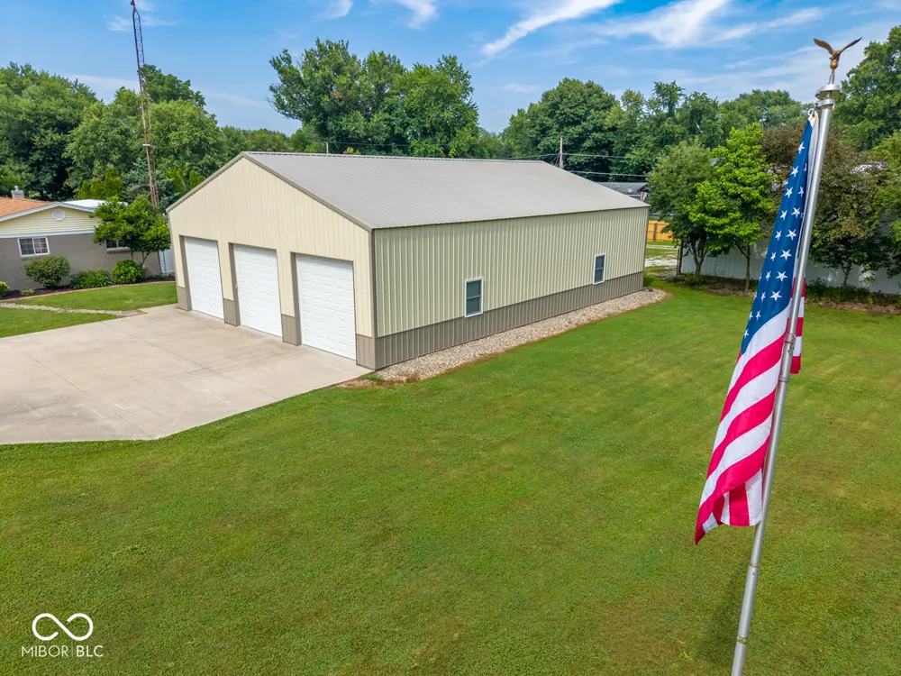 658 S Fulton Street Clinton, IN 47842