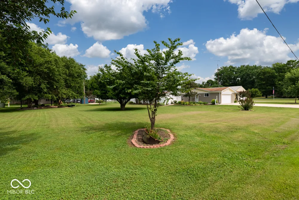 658 S Fulton Street Clinton, IN 47842
