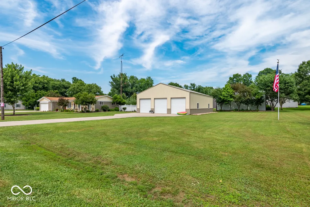 658 S Fulton Street Clinton, IN 47842