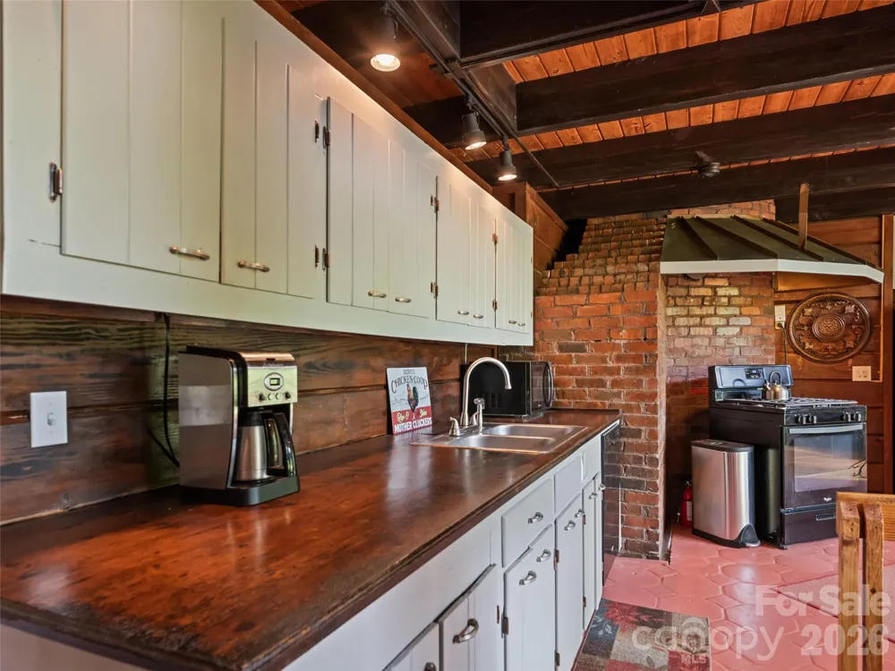 770 Shelton Cove Road Waynesville, NC 28785