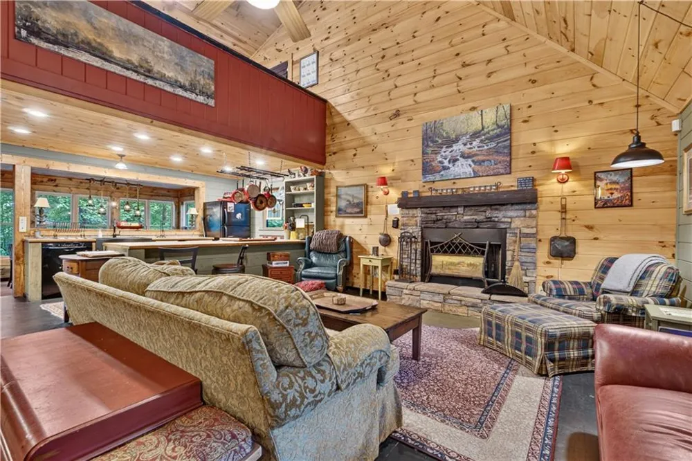 24 Wolf Howl Trail Sautee Nacoochee, GA 30571