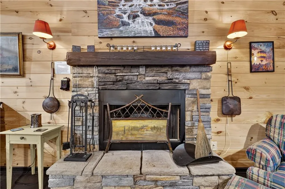 24 Wolf Howl Trail Sautee Nacoochee, GA 30571