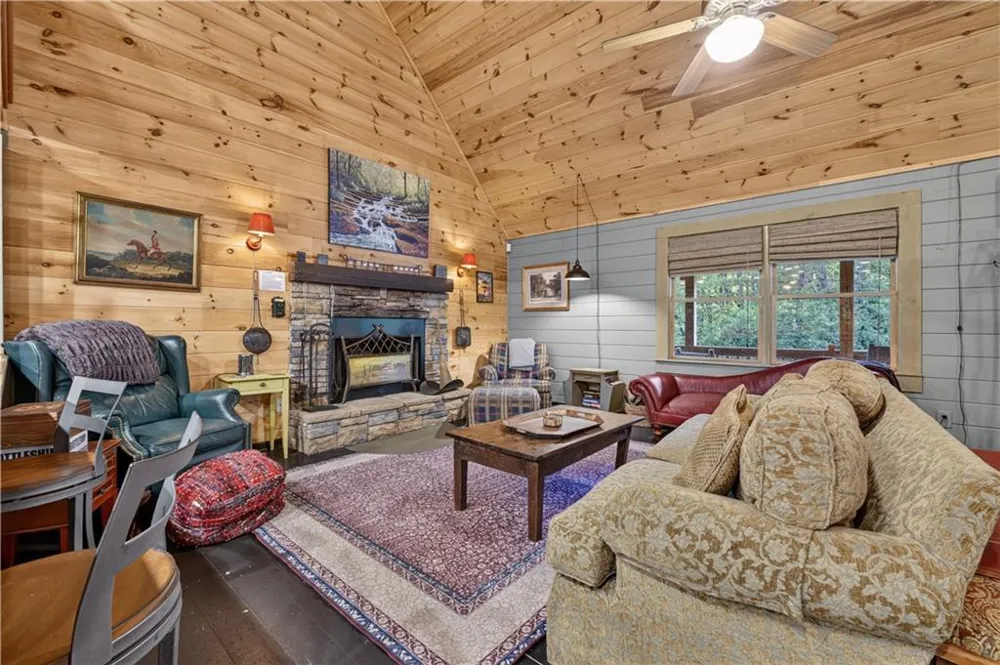 24 Wolf Howl Trail Sautee Nacoochee, GA 30571