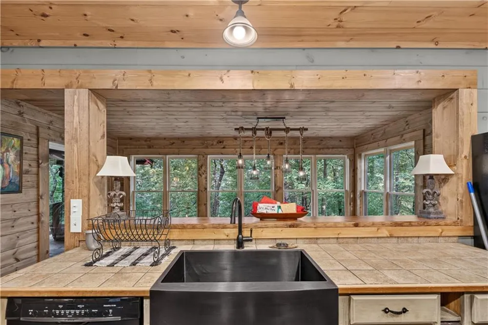 24 Wolf Howl Trail Sautee Nacoochee, GA 30571