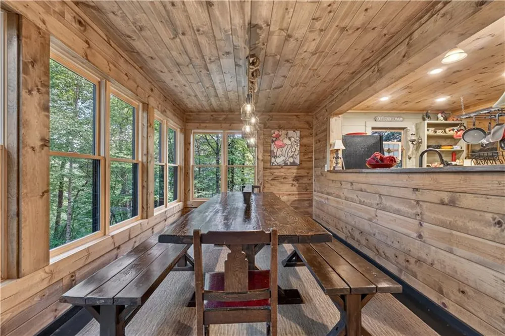 24 Wolf Howl Trail Sautee Nacoochee, GA 30571