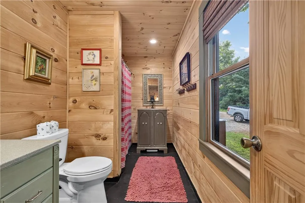 24 Wolf Howl Trail Sautee Nacoochee, GA 30571