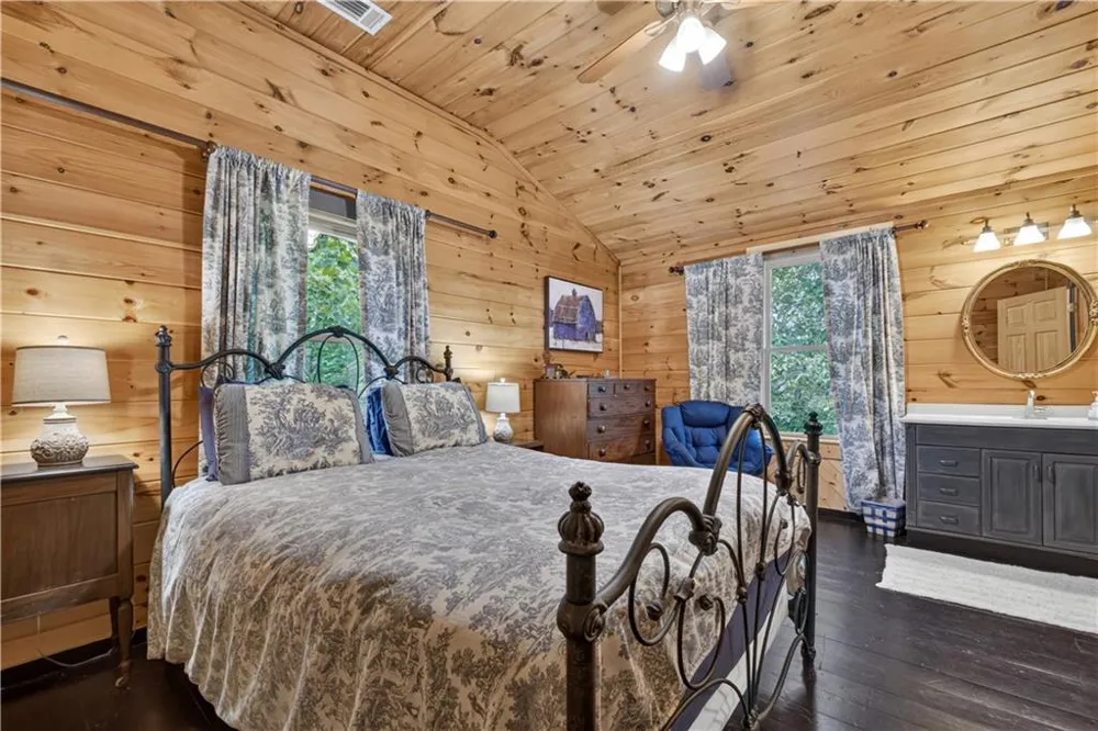 24 Wolf Howl Trail Sautee Nacoochee, GA 30571
