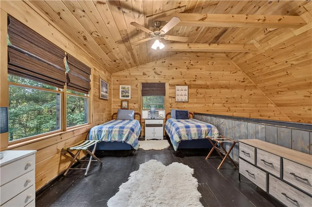 24 Wolf Howl Trail Sautee Nacoochee, GA 30571