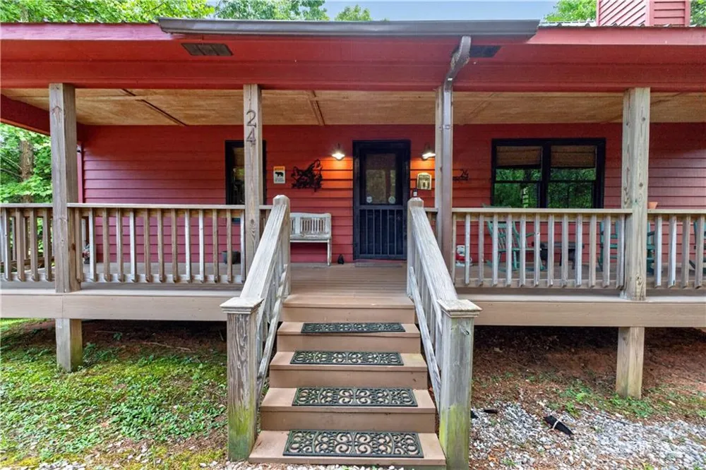 24 Wolf Howl Trail Sautee Nacoochee, GA 30571