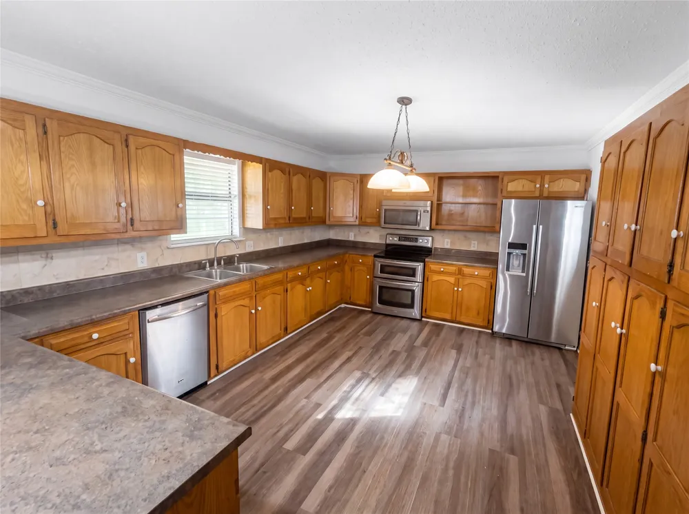 120 Rs County Road 1623 Lone Oak, TX 75453