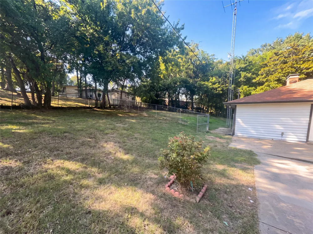 120 Rs County Road 1623 Lone Oak, TX 75453