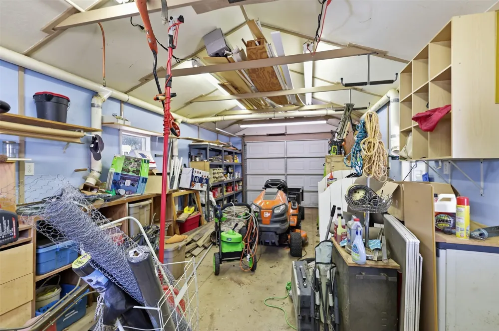 1913 Austin Aisle Tool, TX 75143