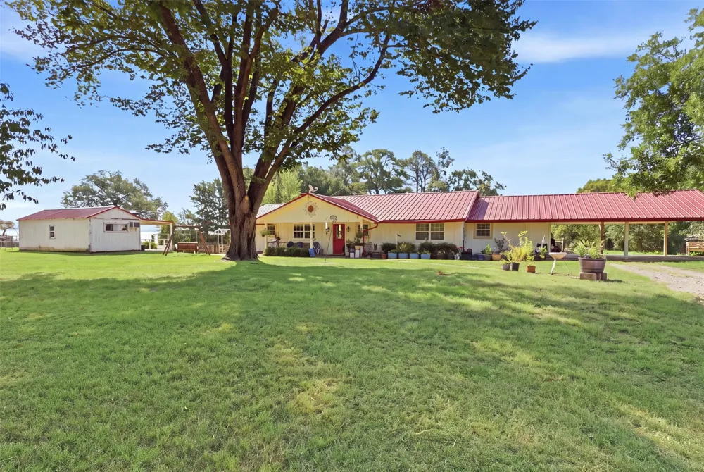 1913 Austin Aisle Tool, TX 75143