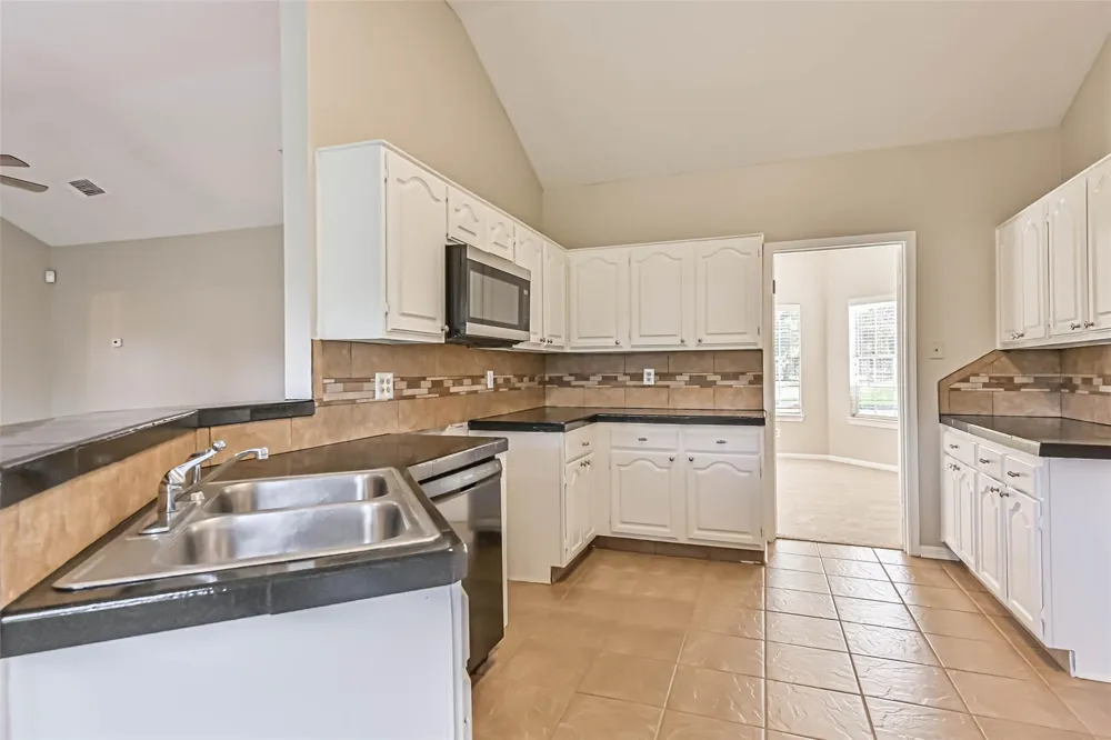 1504 Windsor Drive Friendswood, TX 77546