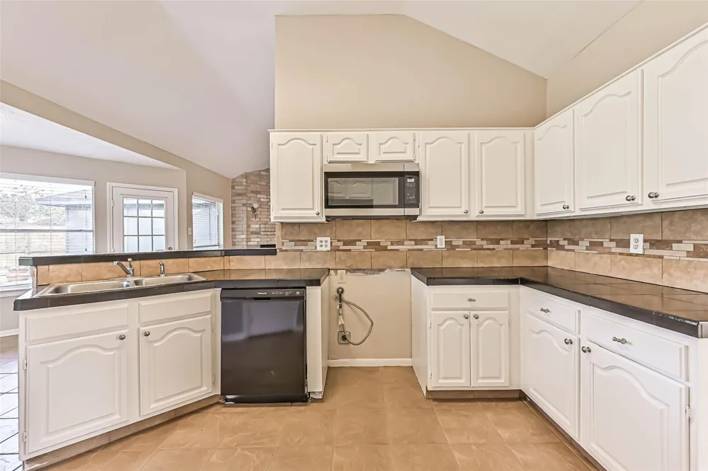 1504 Windsor Drive Friendswood, TX 77546