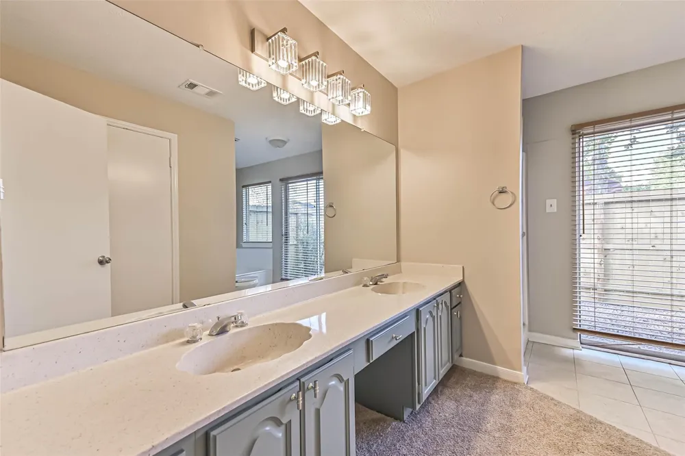 1504 Windsor Drive Friendswood, TX 77546