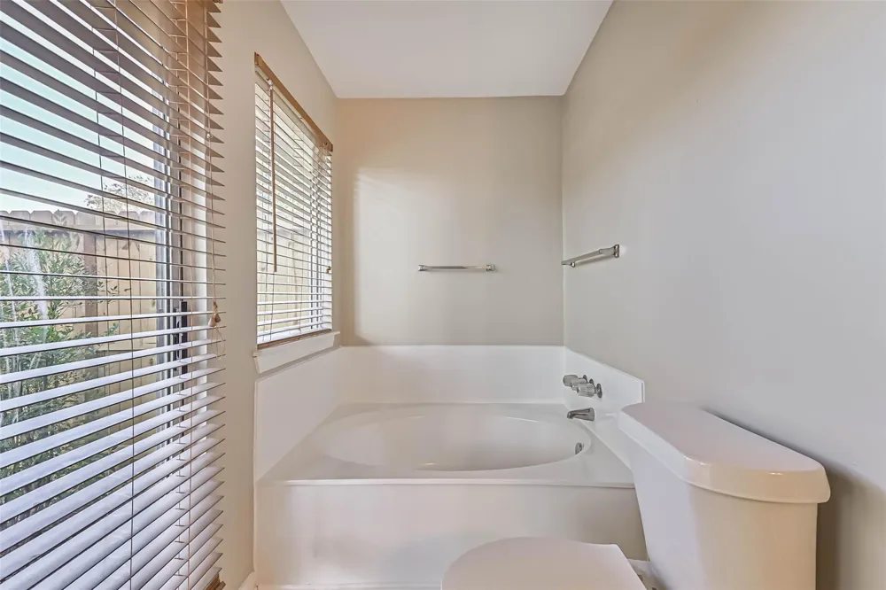 1504 Windsor Drive Friendswood, TX 77546