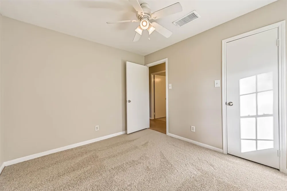 1504 Windsor Drive Friendswood, TX 77546