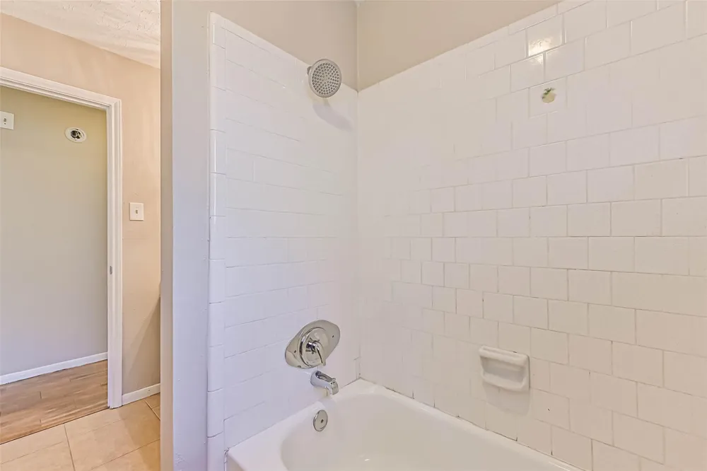 1504 Windsor Drive Friendswood, TX 77546