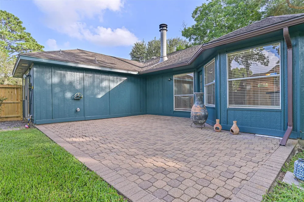1504 Windsor Drive Friendswood, TX 77546