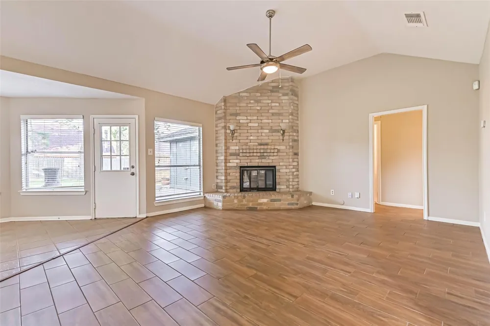 1504 Windsor Drive Friendswood, TX 77546