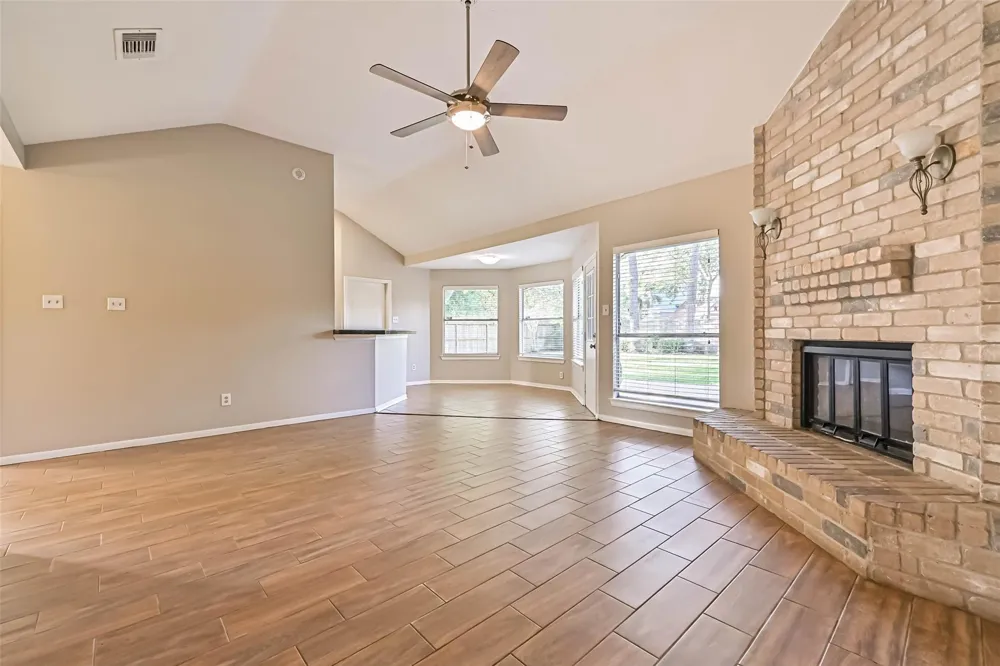 1504 Windsor Drive Friendswood, TX 77546
