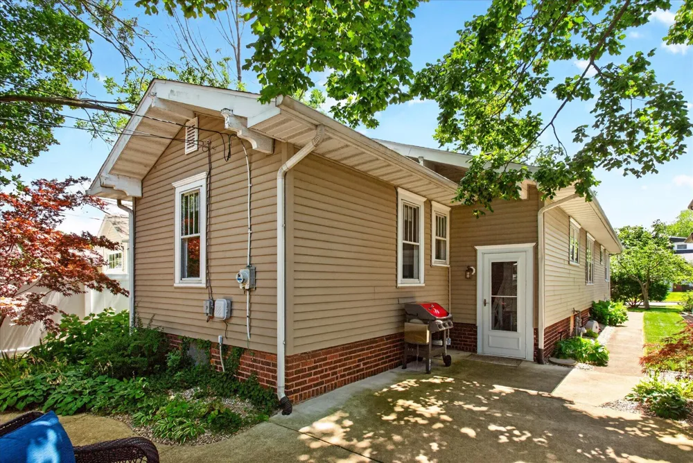 903 Lewis Avenue St. Joseph, MI 49085