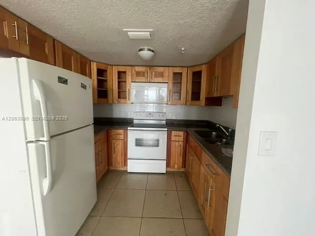 6315 SW 8th St #401 Miami, FL 33144
