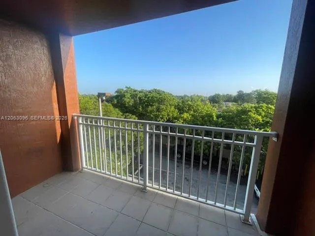 6315 SW 8th St #401 Miami, FL 33144