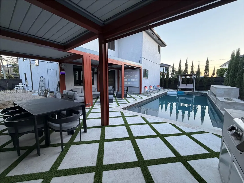 13661 SW 160th Ct Miami, FL 33196