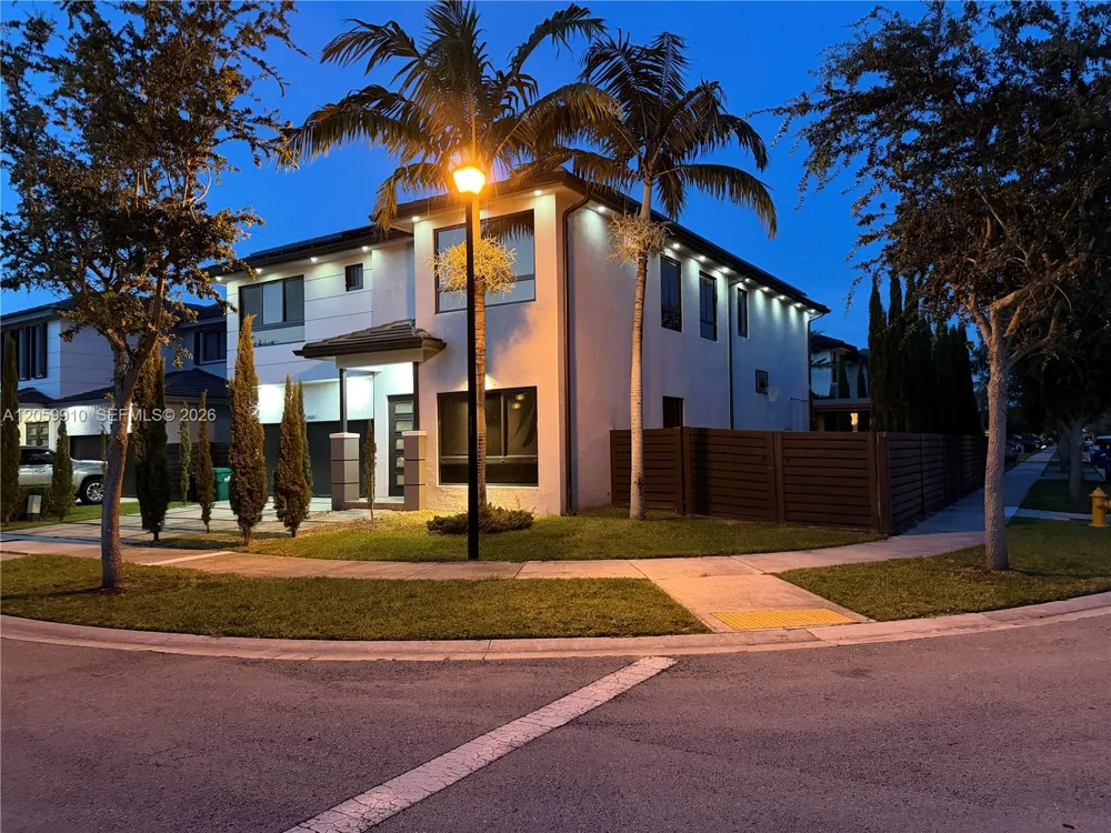 13661 SW 160th Ct Miami, FL 33196