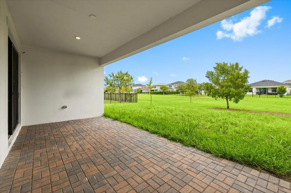 19667 Rugged Trunk Trail Loxahatchee, FL 33470