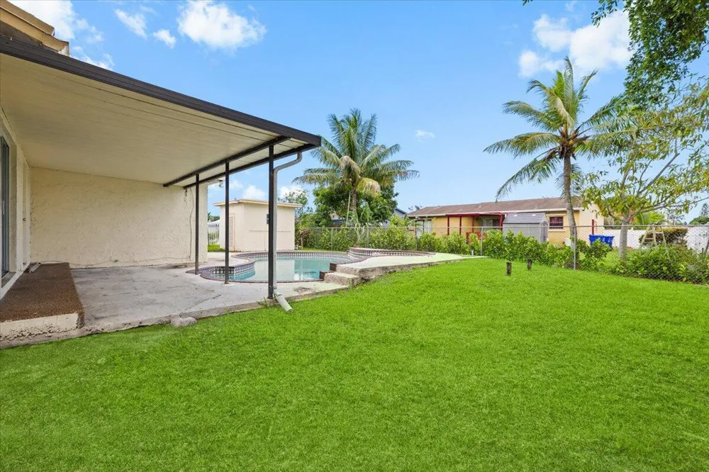 7712 SW 7TH STREET North Lauderdale, FL 33068