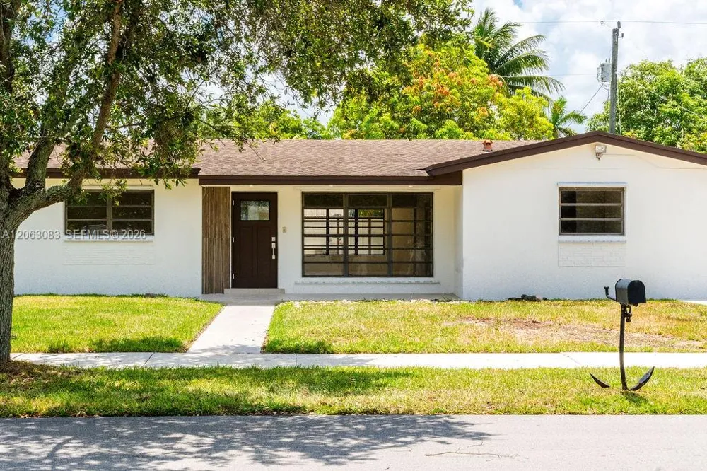 19390 Whispering Pines Rd #0 Cutler Bay, FL 33157