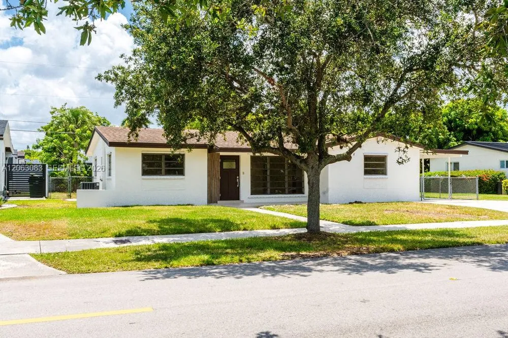 19390 Whispering Pines Rd #0 Cutler Bay, FL 33157