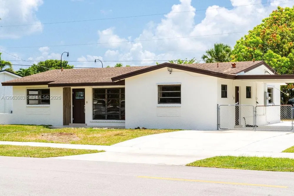 19390 Whispering Pines Rd #0 Cutler Bay, FL 33157