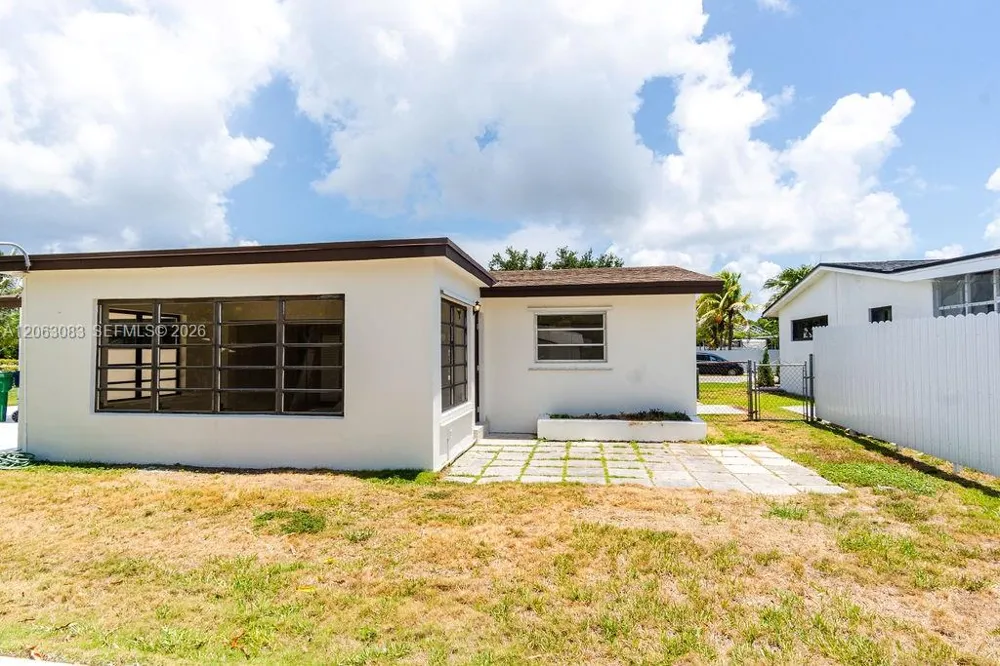 19390 Whispering Pines Rd #0 Cutler Bay, FL 33157