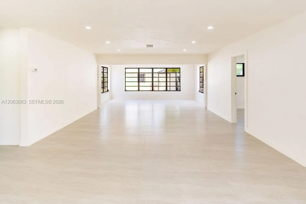 19390 Whispering Pines Rd #0 Cutler Bay, FL 33157