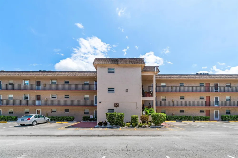 721 LORI DRIVE #208 Palm Springs, FL 33461