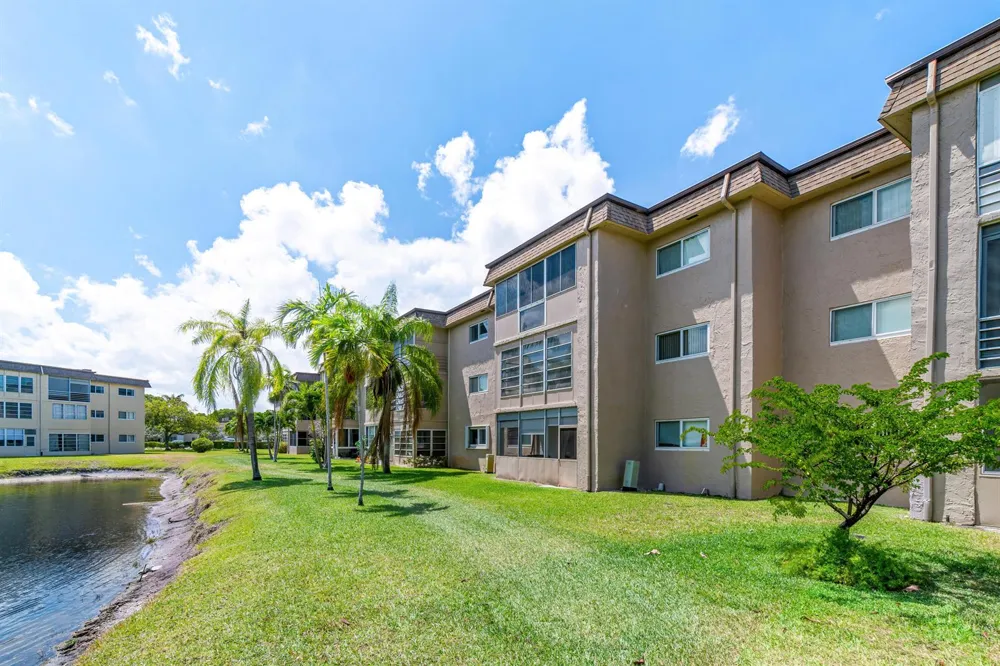 721 LORI DRIVE #208 Palm Springs, FL 33461