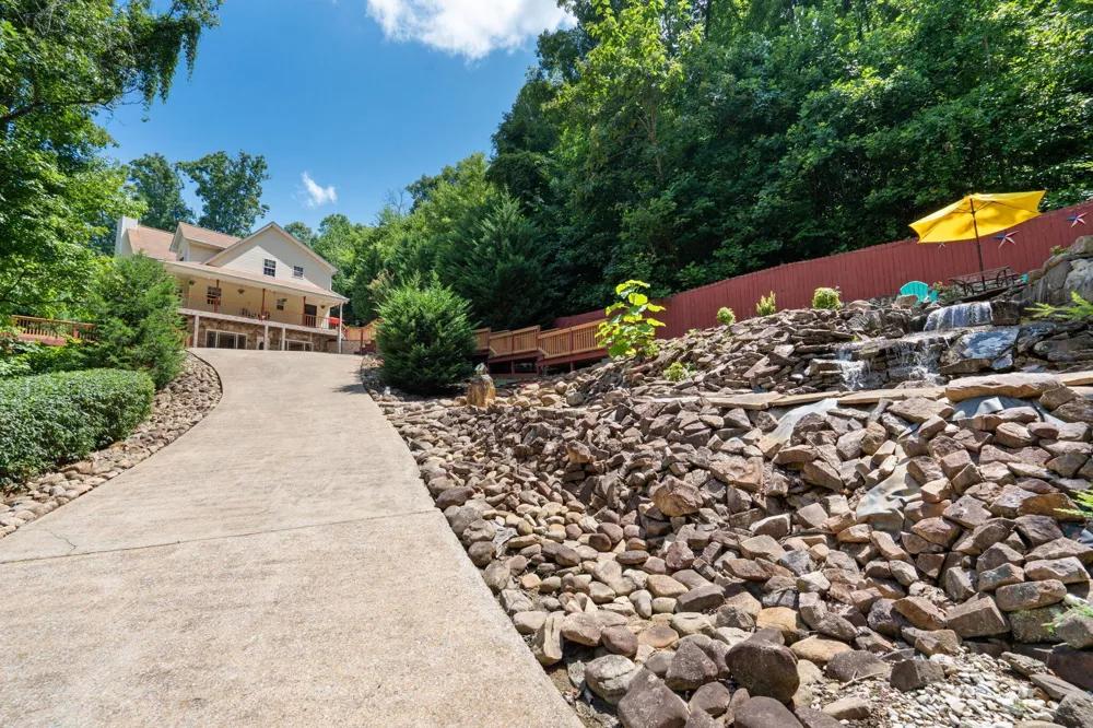 9369 Hopi Trail Ooltewah, TN 37363